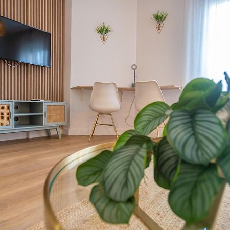 Prensa & Nice Courtyard By Ele Apartments مالقة المظهر الخارجي الصورة