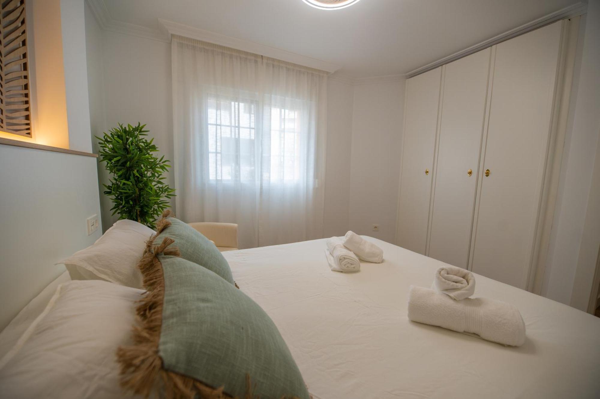 Prensa & Nice Courtyard By Ele Apartments مالقة المظهر الخارجي الصورة