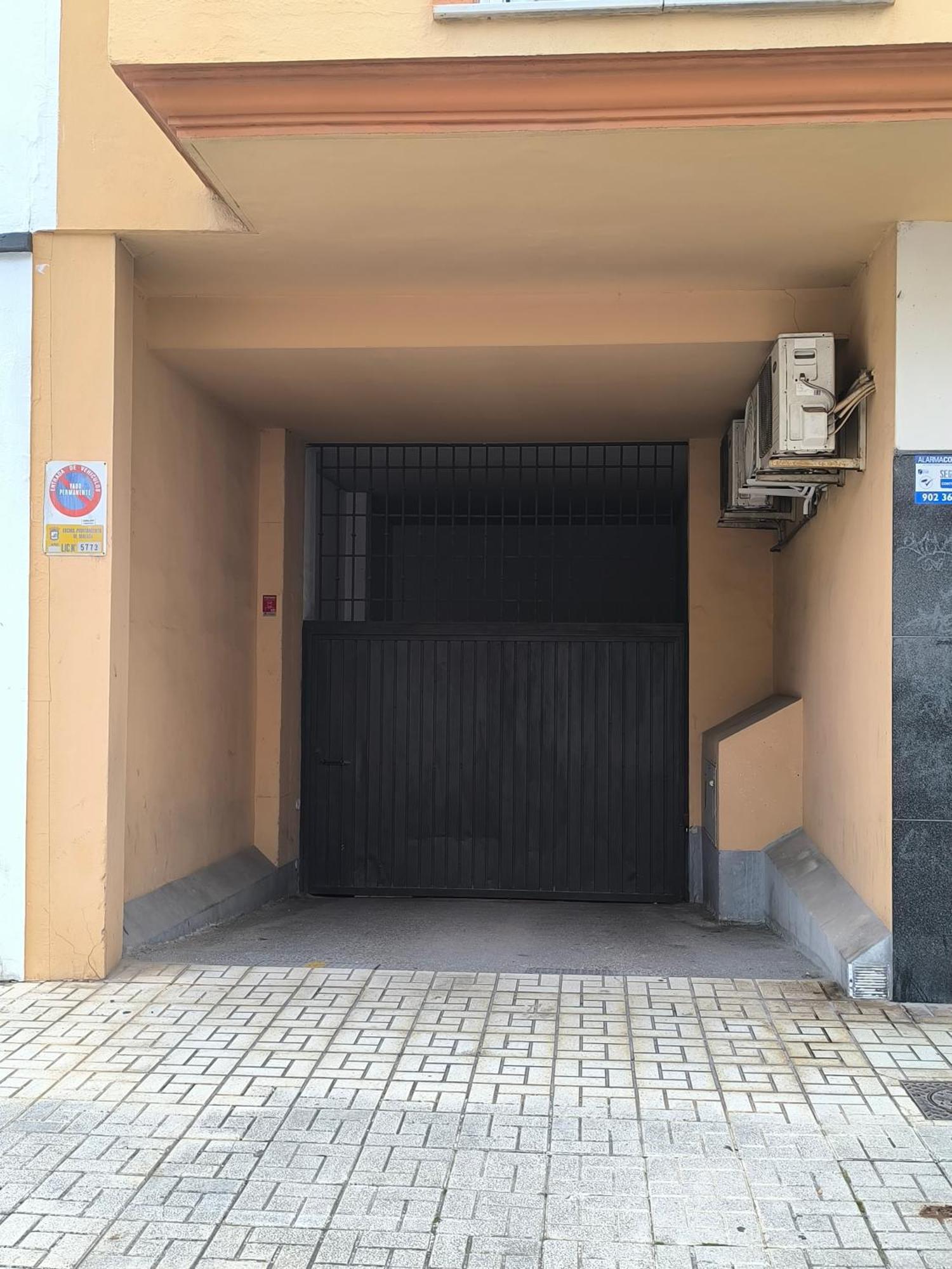 Prensa & Nice Courtyard By Ele Apartments مالقة المظهر الخارجي الصورة